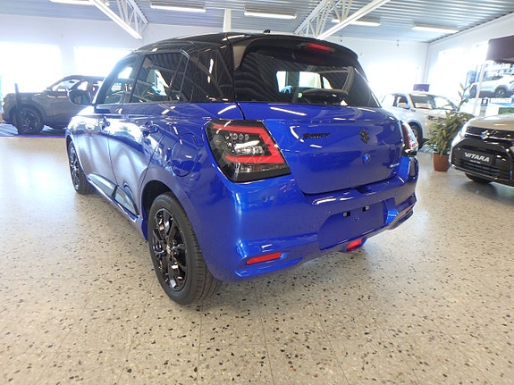 Suzuki Swift 3 of 5