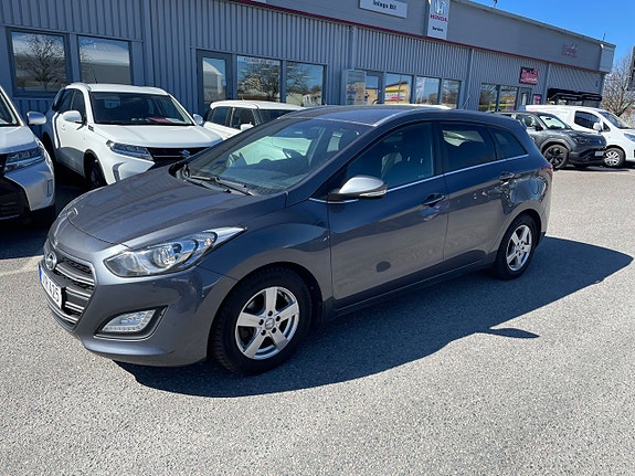 Hyundai i30 2 of 13