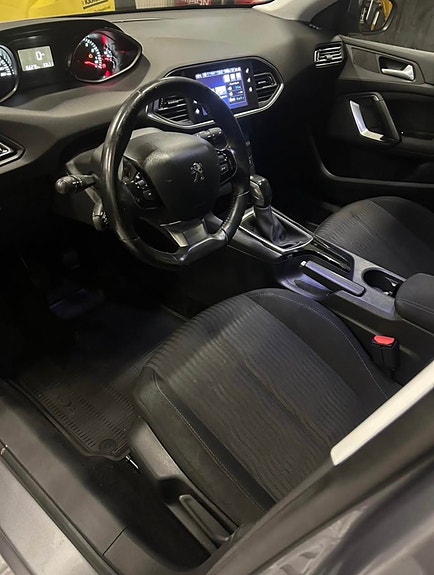 Peugeot 308 SW 4 of 4
