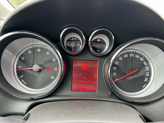 Opel Astra 9 of 20