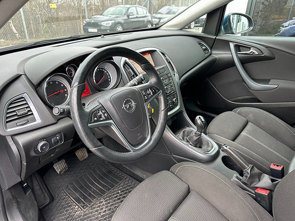 Opel Astra 12 of 20