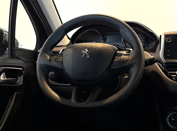 Peugeot 208 13 of 15