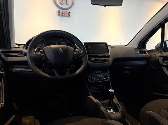 Peugeot 208 10 of 15