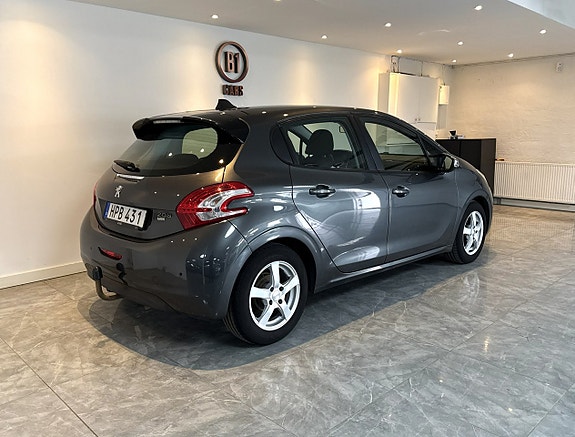 Peugeot 208 4 of 5