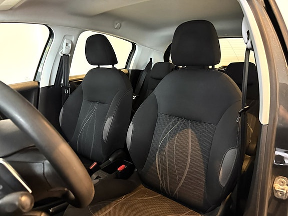 Peugeot 208 9 of 15
