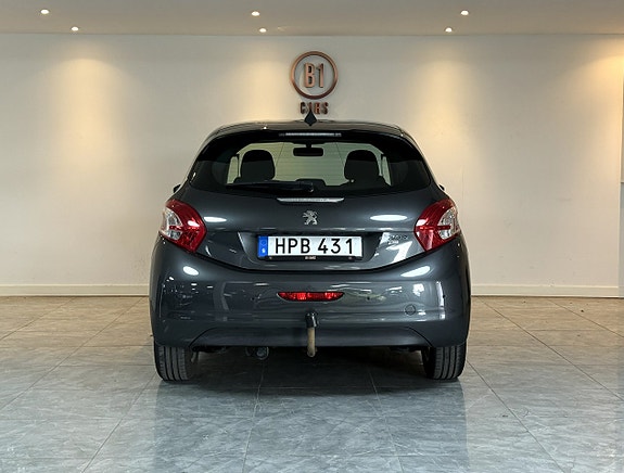 Peugeot 208 7 of 15