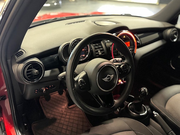 MINI Cooper 11 of 12