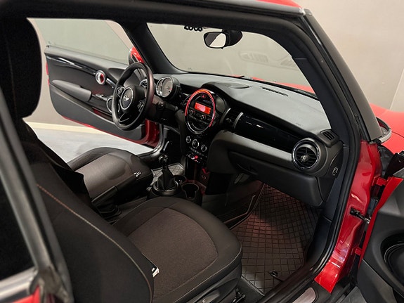 MINI Cooper 10 of 12