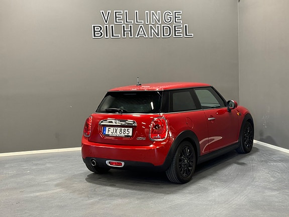 MINI Cooper 3 of 5