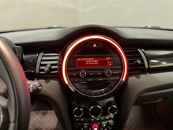 MINI Cooper 7 of 12