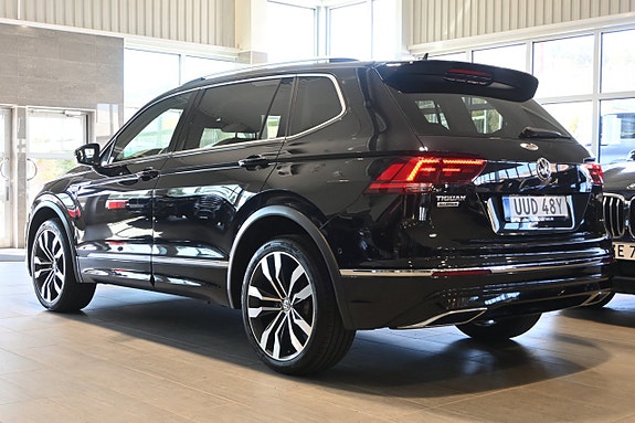 Volkswagen Tiguan Allspace 3 of 5
