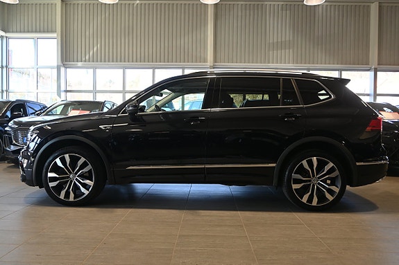 Volkswagen Tiguan Allspace 2 of 5