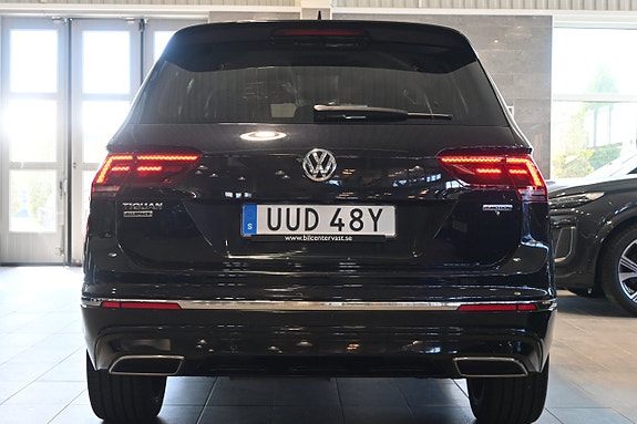 Volkswagen Tiguan Allspace 4 of 5