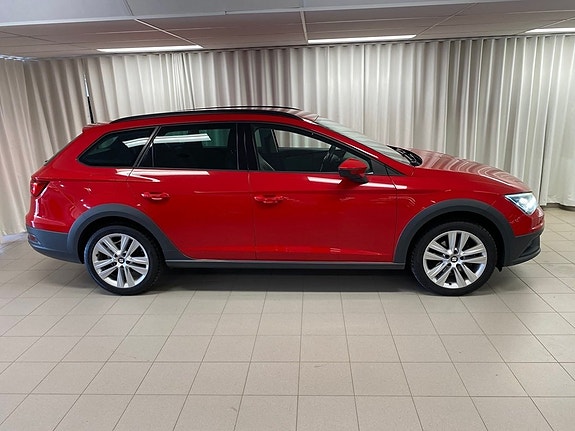 Seat Leon 2 of 5