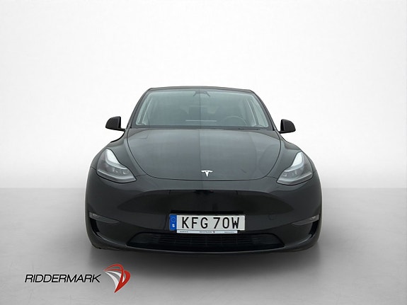 Tesla Model Y 3 of 5