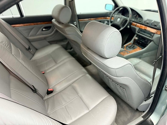 BMW 535i 13 of 16