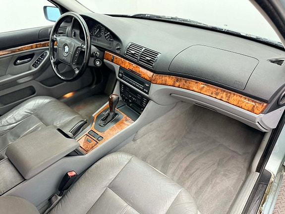 BMW 535i 12 of 16