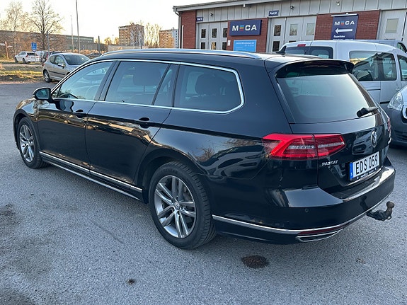 Volkswagen Passat 2 of 5