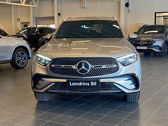 Mercedes-Benz GLC300 de 2 of 18