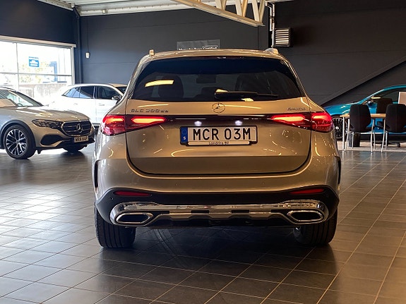 Mercedes-Benz GLC300 de 6 of 18