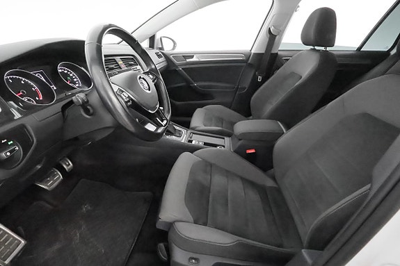 Volkswagen Golf Alltrack 9 of 30