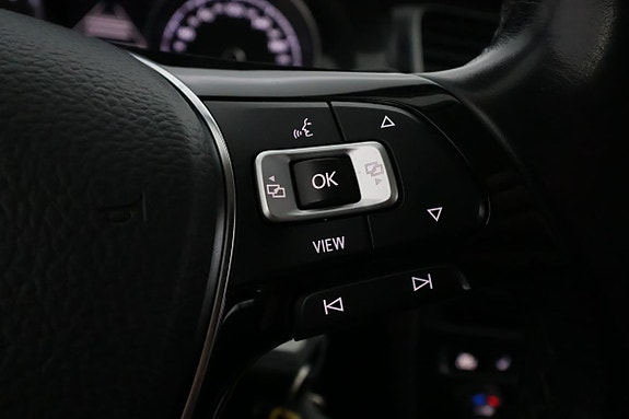 Volkswagen Golf Alltrack 16 of 30