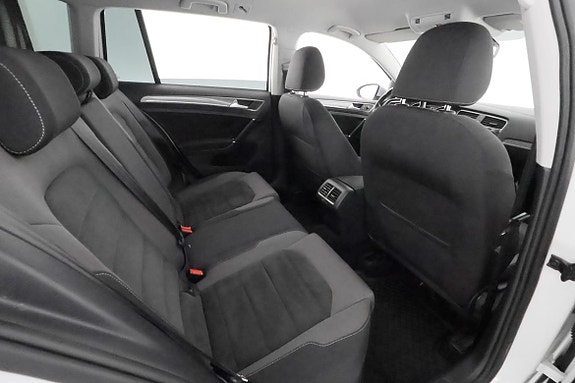 Volkswagen Golf Alltrack 19 of 30
