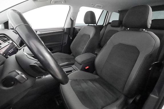 Volkswagen Golf Alltrack 10 of 30