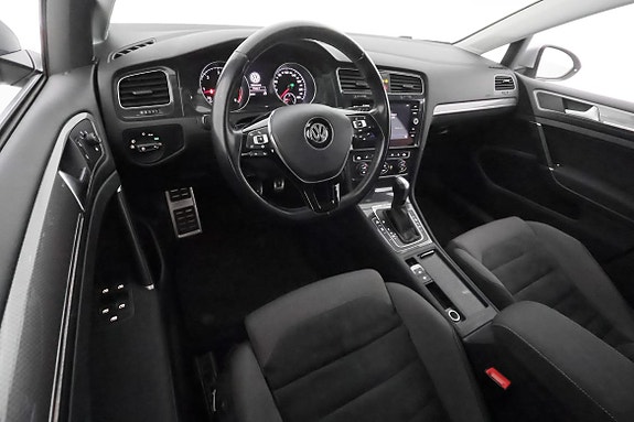 Volkswagen Golf Alltrack 11 of 30