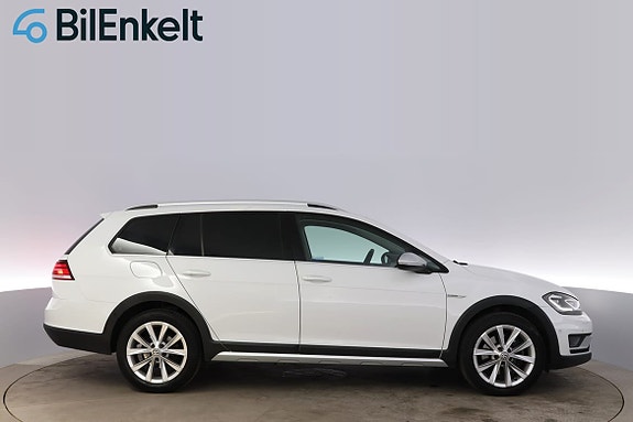 Volkswagen Golf Alltrack 3 of 5