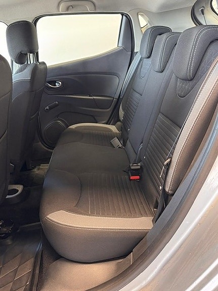 Renault Clio 9 of 15