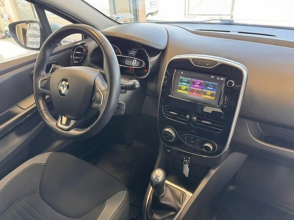 Renault Clio 10 of 15