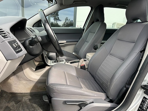 Volvo V50 12 of 17