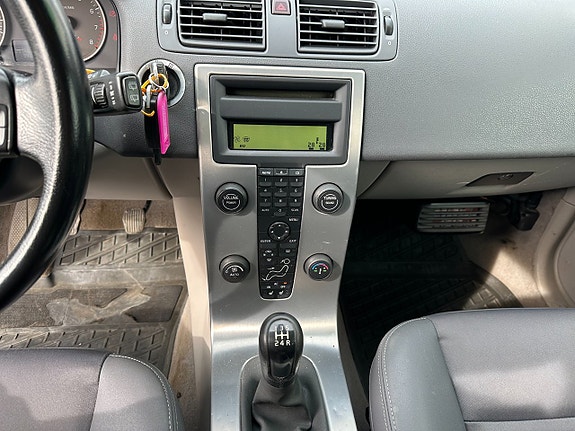Volvo V50 10 of 17