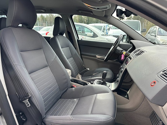 Volvo V50 14 of 17