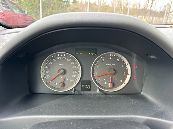 Volvo V50 9 of 17