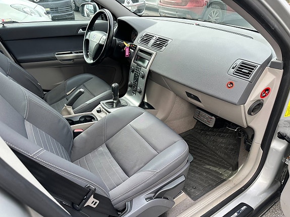 Volvo V50 13 of 17