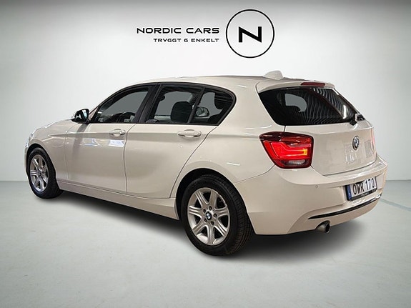 BMW 118i 2 of 17