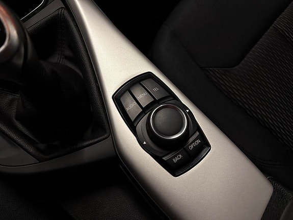 BMW 118i 15 of 17