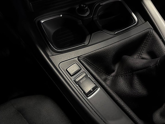 BMW 118i 14 of 17