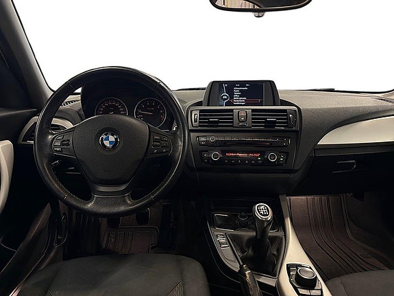 BMW 118i 10 of 17