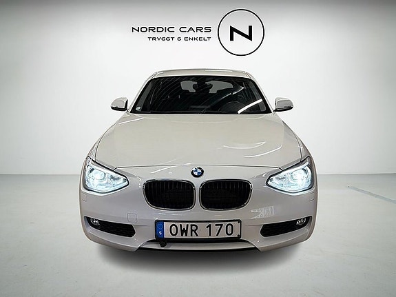 BMW 118i 4 of 17