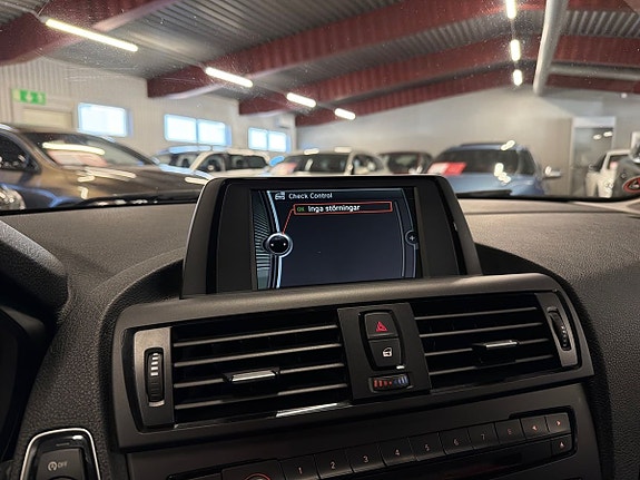 BMW 118i 12 of 17