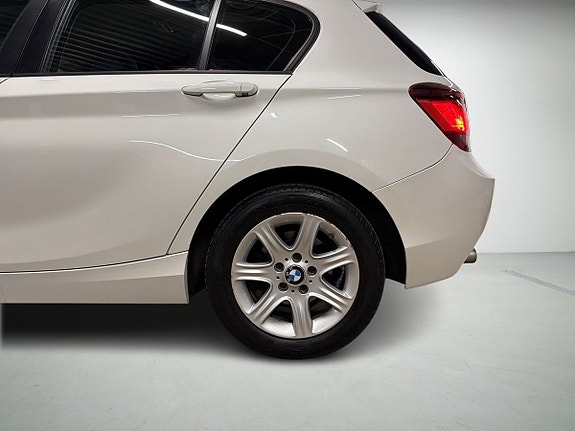 BMW 118i 6 of 17