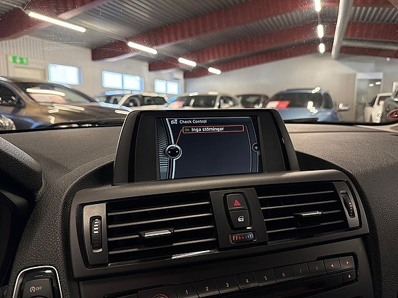 BMW 118i 12 of 17