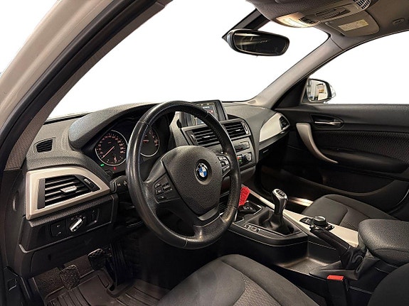 BMW 118i 7 of 17