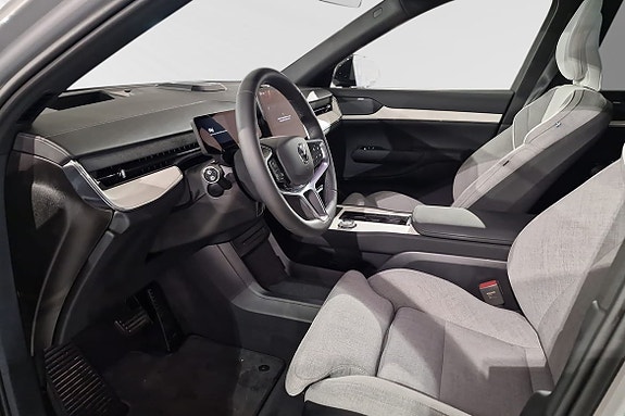Volvo EX90 7 of 17