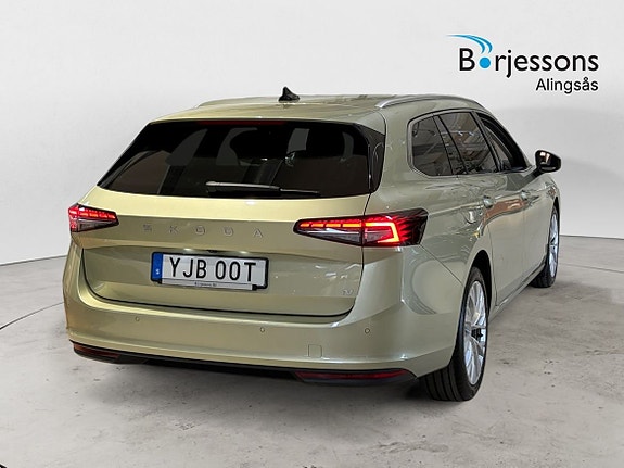 Skoda Superb 3 of 5