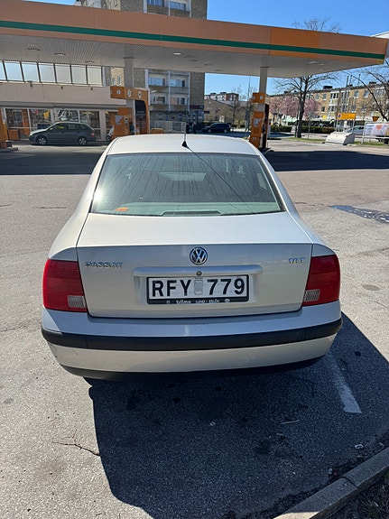 Volkswagen Passat 4 of 5