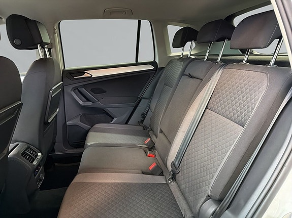 Volkswagen Tiguan 5 of 9
